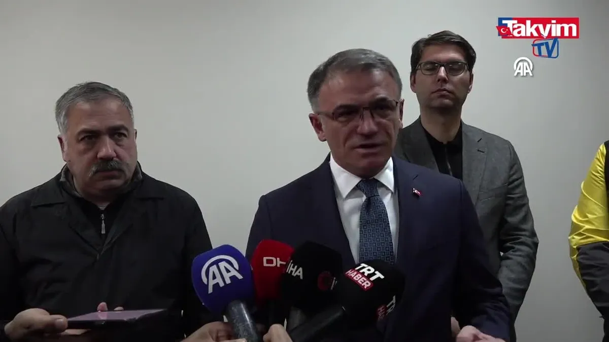 Van'da hayatını kaybeden sağlık çalışanlarına ilişkin Van Valisi Ozan Balcı açıklamalarda bulundu