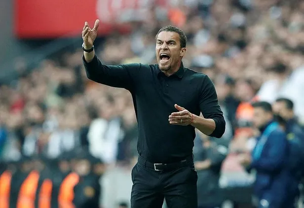 canlar-valerien-ismael-icin-caliyor-fransiz-teknik-adamin-kredisi-tukenmeye-devam-ediyor-1663538683231.jpeg Çanlar Valerien İsmael için çalıyor! Fransız teknik adamın kredisi tükenmeye devam ediyor-3