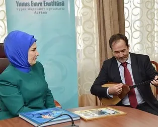 Bestecisinden Dombrayı dinledi