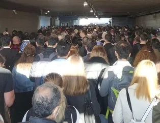 Metrobüs çöktü