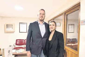 İngiliz Simon oldu Sakaryalı Sinan