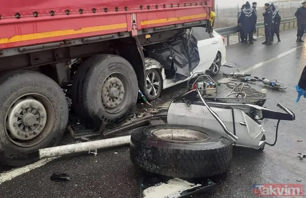İzmir-İstanbul otoyolunda katliam gibi kaza! TIR'a arkadan çarptı hurdaya döndü: Ölü ve yaralılar var - 9