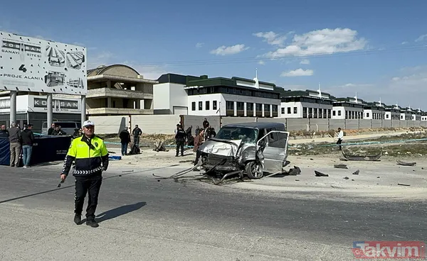 Konya'da Kavşakta Tırla Çarpışan Minibüsteki 1 Kişi Hayatını Kaybetti, 5 Kişi Yaralandı.