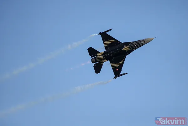 Antalya'nın fethi törenlerinde SOLOTÜRK'ten nefes kesen gösteri - 6