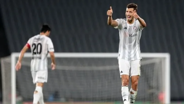 besiktas-teknik-direktoru-senol-gunesten-ozur-mesaji-besiktas-taraftarlarindan-ozur-diliyoruz-1692051945012.jpeg Beşiktaş Teknik Direktörü Şenol Güneş'ten özür mesajı! "Beşiktaş taraftarlarından özür diliyoruz”-6