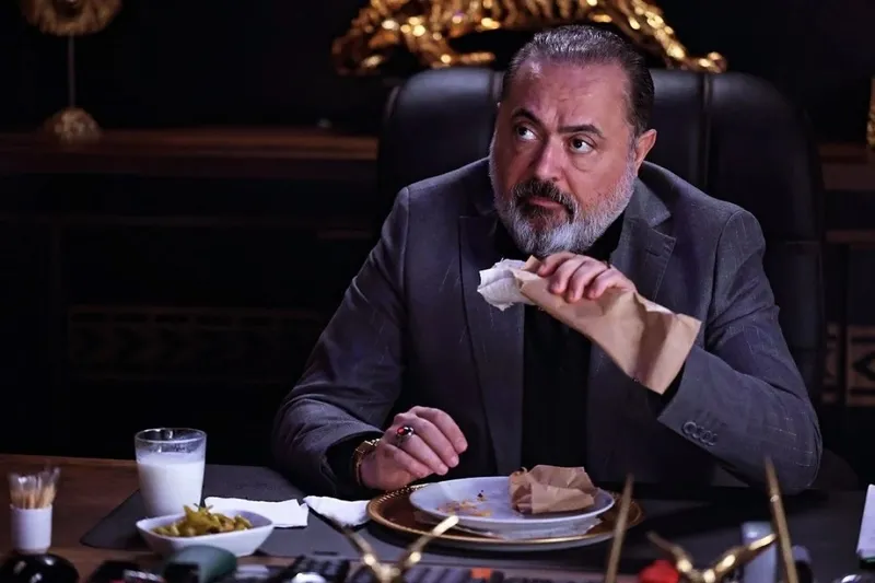 benzerligiyle-dikkat-ceken-2-kardes-ayni-dizide-inci-taneleri-dilberin-pavyon-sahibi-meger-o-oyuncunun-1715098753268.jpeg Benzerliğiyle olay olan 2 kardeş aynı dizide! İnci Taneleri Dilber'in pavyon sahibiydi!-3