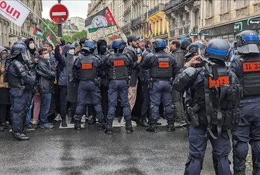 Paris'te İsrail'e silah satışına karşı gösterilerde gözaltı! Haber özgürlüğüne kelepçe! Biri gazeteci 7 kişi...