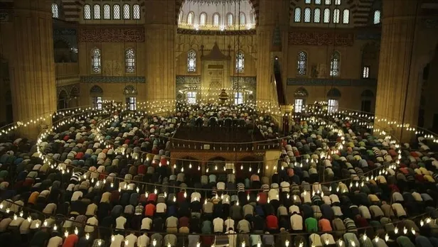 istanbul-ankara-izmir-il-il-cuma-namazi-vakitleri-12-agustos-2022-cuma-namazi-saat-kacta-1660222571283.jpg İstanbul, Ankara, İzmir il il cuma namazı vakitleri! 12 Ağustos 2022 Cuma namazı saat kaçta?-3