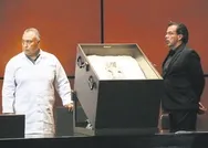 Dünya bu görüntüleri konuşuyor: Canlı yayında 2 uzaylının cesedi sergilendi!