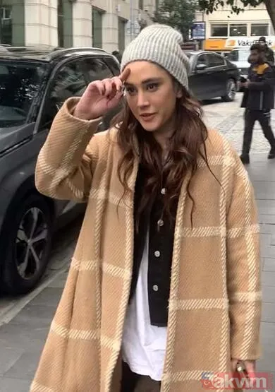 Tanımak artık imkansız! Çok Güzel Hareketler Bunlar'ın yıldızı Zeynep Koçak ortaya çıktı! Son halini gören inanamadı 'Bambaşka biri' - 19