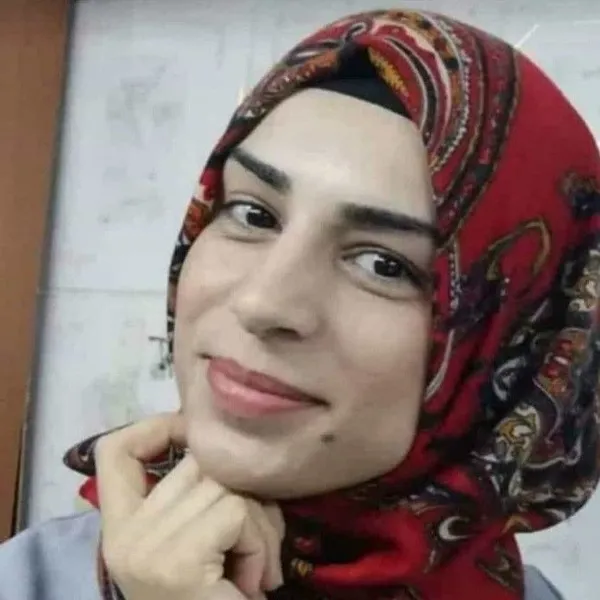 İzmir Gaziemir'de eşi tarafından bıçaklanarak öldürülen Ceylan O.'nun son anları güvenlik kamerasında-3