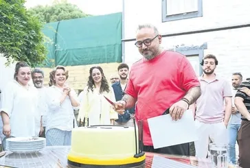 Sette sürpriz kutlama