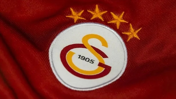 erden-timur-isi-bitirdi-milot-rashicanin-intikamini-fena-aldilar-galatasaraydan-tarihe-gececek-transfer-calimi-1692947539395.jpg