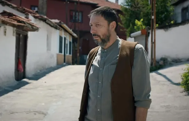 artik-ne-sen-mematisin-ne-de-o-kara-teskilatta-kiliclar-cekildi-baslar-kopacak-hic-kimse-boyle-hasimlik-gormedi-1636714680571.jpg Hiç kimse böyle hasımlık görmedi! Teşkilat'ta kılıçlar çekildi başlar kopacak! Artık ne sen Memati'sin ne de o Kara!-7