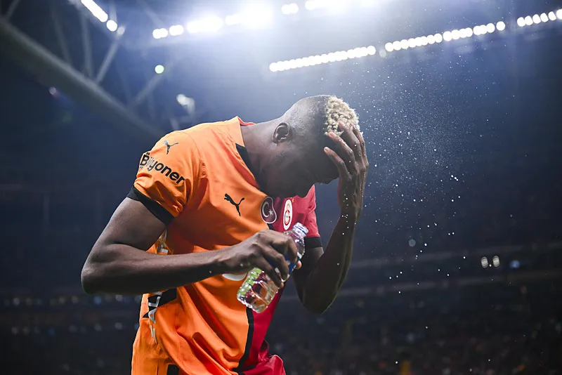 Dünya devinden Victor Osimhen harekatı! Teknik direktör istememesine rağmen teklif yapılacak - 17