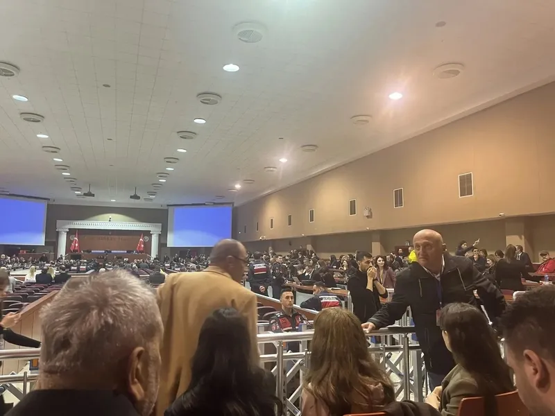 ibb-durusmasinda-naim-erol-ozguner-carpitmasi-suc-duyurusunun-altindaki-gercek-savciligin-sanigin-beyanlarina-1775765073816.jpeg İBB duruşmasında "Naim Erol Özgüner" çarpıtması! Suç duyurusunun altındaki gerçek: Savcılığın sanığın beyanlarına itirazı yok-3