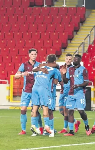 Trabzon'da şampiyonluk sesleri: Meşaleleri yakın şampiyonluk yakın