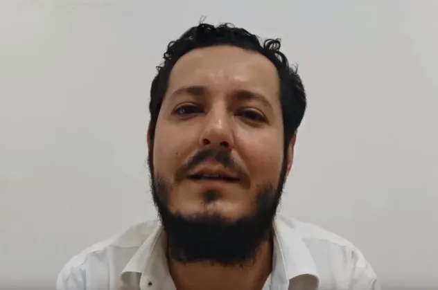 Çin'de yaşayan Türk oyuncu ve müzisyen Selçuk Ersoy'dan Türkiye'ye "sokağa çıkmayın" çağrısı