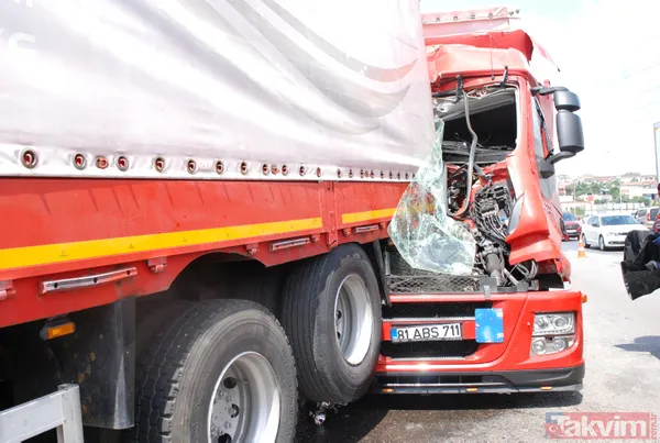 TEM'i kilitleyen kaza! Sultanbeyli'de 3 TIR birbirine girdi - 6