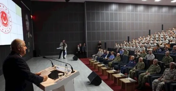 Milli Savunma Bakanı Güler ve komuta kademesinden Mehmetçik'e bayram ziyareti