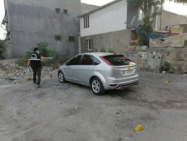 adanada-sokak-ortasinda-catisma-olu-ve-yaralilar-var-1624564192132.jpeg Adana'da sokak ortasında çatışma: Ölü ve yaralılar var-2