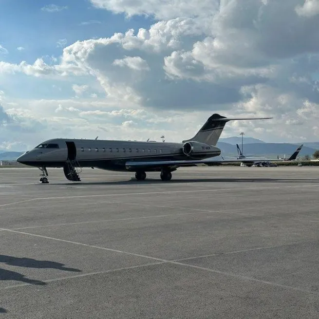 Kılıçdaroğlunun mütevazıyım tiyatrosu çöktü! Mutfak ve minibüs şovu havada kaldı: Saati 232 bin TLlik özel jet keyfi