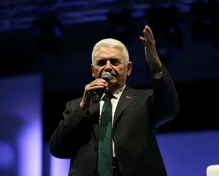 AK Parti İstanbul Büyükşehir Belediye Başkan Adayı Binali Yıldırımdan sahur sürprizi! Koca bir simit tepsisiyle...