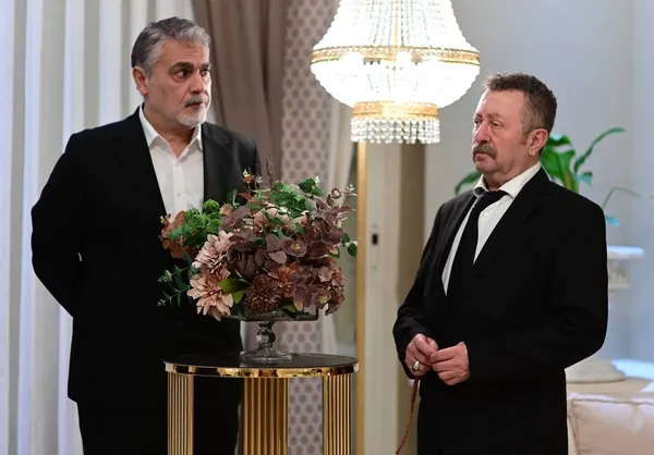 ben-bu-cihana-sigmazam-25-bolum-fragmani-yayinlandi-her-seyi-berbat-ettim-ailemi-korumayi-beceremedim-1680125897343.jpg Ben Bu Cıhana Sığmazam 25. bölüm fragmanı yayınlandı: “Her şeyi berbat ettim! Ailemı korumayı beceremedim”-3