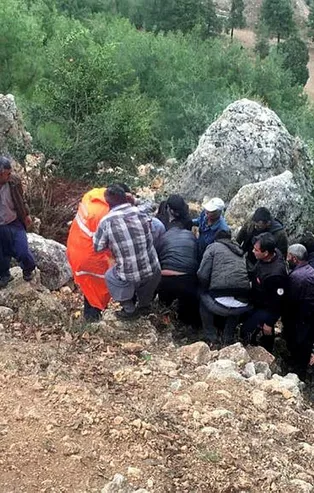 Mersin'de çalılıkta erkek cesedi bulundu