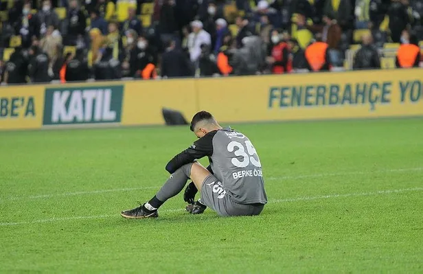 Koronavirüs vakaları sonrası Fenerbahçe'de Berke Özer'e koruma kalkanı!-5