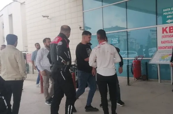 bursada-bayramlasmada-gencler-birbirine-girdi-10-yarali-1682089958008.jpeg Bursa'da 50 kişinin karıştığı kavgada: 10 yaralı!-3