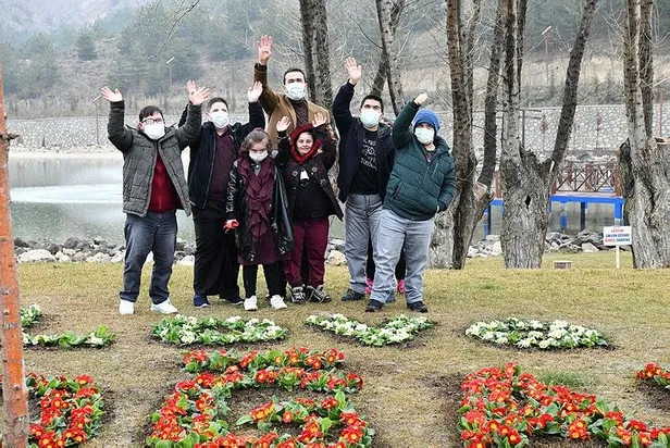 down-sendromlu-cocuklardan-baskan-erdogana-anlamli-destek-we-love-erdogan-1-1616272030979.jpeg Down sendromlu çocuklardan Başkan Erdoğan'a anlamlı destek! "We Love Erdoğan +1"-1
