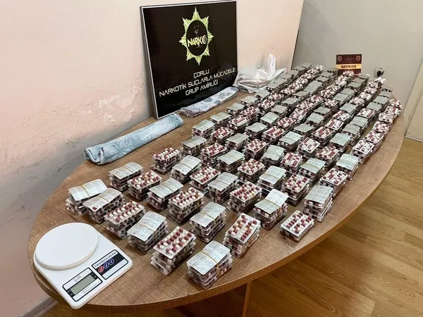 Tekirdağ'da binlerce ecza hap ele geçirildi-2