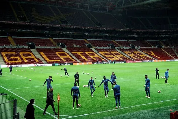 fenerbahce-ve-galatasaray-avrupada-kritik-maclara-cikiyor-1637792082831.jpeg Fenerbahçe ve Galatasaray Avrupa'da kritik maçlara çıkıyor-2
