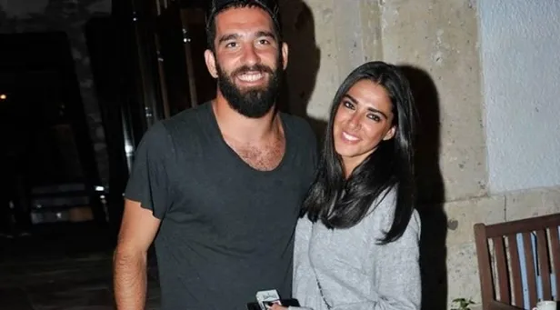 Arda Turan nikah masasına oturuyor-5