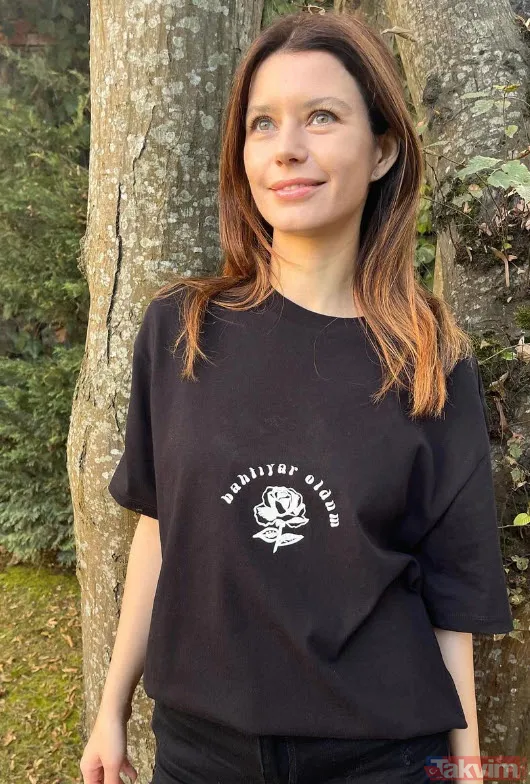 Beren Saat annesi Ayla Saat ile birlikte paylaştı yorum üzerine yorum yağdı "Beren'in 20 yıl sonraki hali" Kıvanç Tatlıtuğ ile yeni filmi... - 8