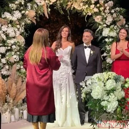 Son dakika: Arda Türkmen ile Melodi Elbirliler evlendi! İşte düğünden ilk görüntüler...