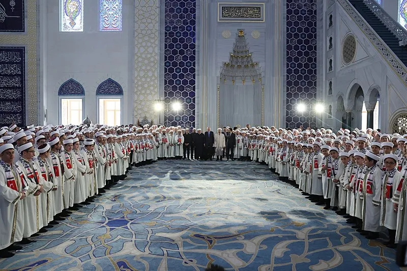 baskan-erdogan-camlica-camisinde-333-hafizin-hafizlik-icazet-merasimine-katildi-kuran-tilaveti-1777030371146.jpeg Başkan Erdoğan Çamlıca Camisi'nde 333 hafızın Hafızlık İcazet Merasimi'ne katıldı | Kur'an tilaveti-4
