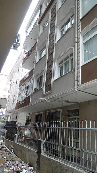 6 aylık bebek 3'üncü kattan düştü anne şoka girdi!