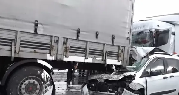 Son dakika: Bolu Dağı'nda zincirleme kaza! Yol trafiğe kapatıldı-4