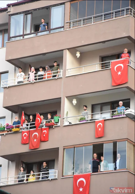 19 Mayıs saat 19.19'da tüm Türkiye İstiklal Marşı için tek ses oldu! - 7