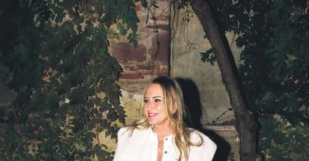 Saba Tümer rahatsızlığından dolayı ayakta durmakta zorlandı!