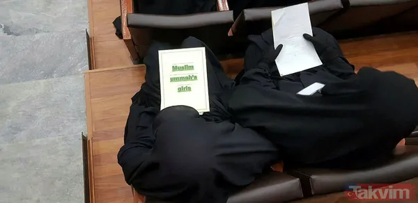 Afgan kadınlar Kabil Eğitim Üniversitesi’nde Taliban’a destek programı düzenledi - 1