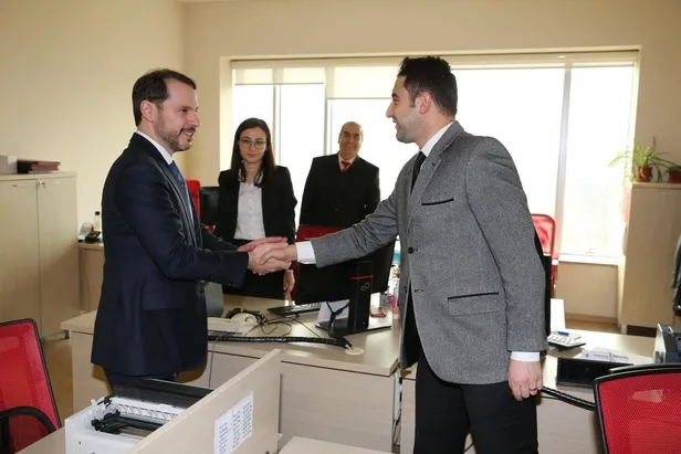 Bakan Albayrak: Fedakarca çalışan mesai arkadaşlarımızı ziyaret ettik-2