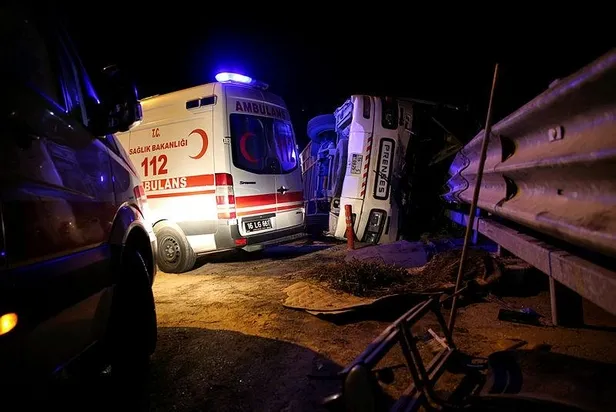 Son dakika: Bursa'da otobüs devrildi-2