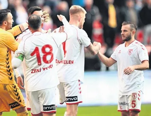 Samsunspor 43. saniyede 3 puanı aldı