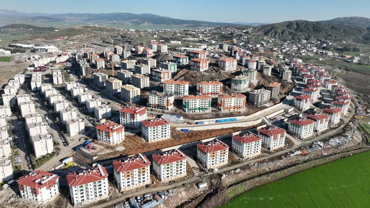 1785800449887.jpeg Deprem bölgesinde umudun adı devlet! Eşini kaybeden Mustafa Altıparmak'tan Başkan Erdoğan'a teşekkür: "Yeniden ayağa kaldırmayı bildiler"-5