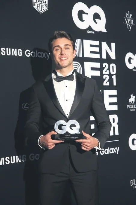 ibrahim-tatlises-eski-askini-unutmadi-hulya-avsar-icin-canimi-veririm-1639862152800.jpeg İbrahim Tatlıses eski aşkını unutmadı! Hülya Avşar için canımı veririm-14