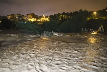 Uşak’ta çay taştı, kenti sel vurdu