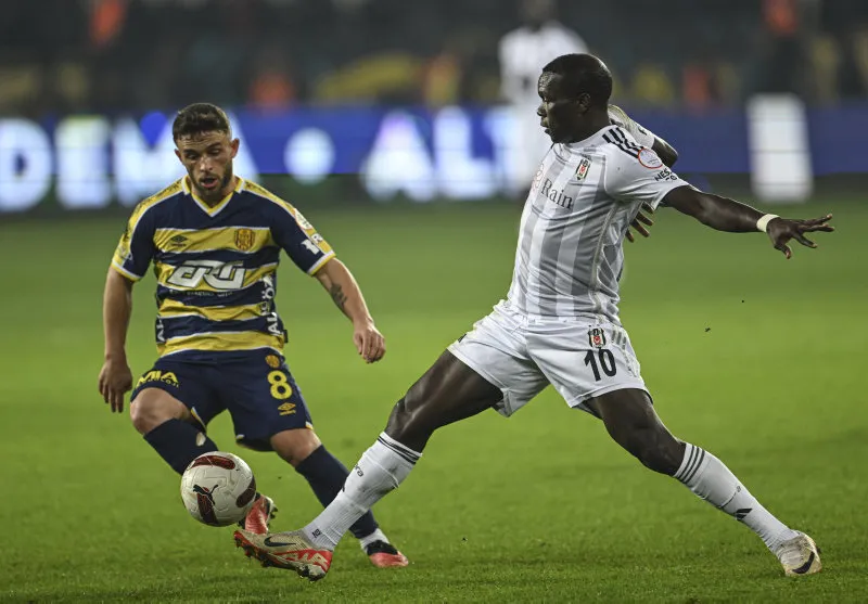 Beşiktaş'ta kadro dışı kararı! Fenerbahçe maçında... - 1